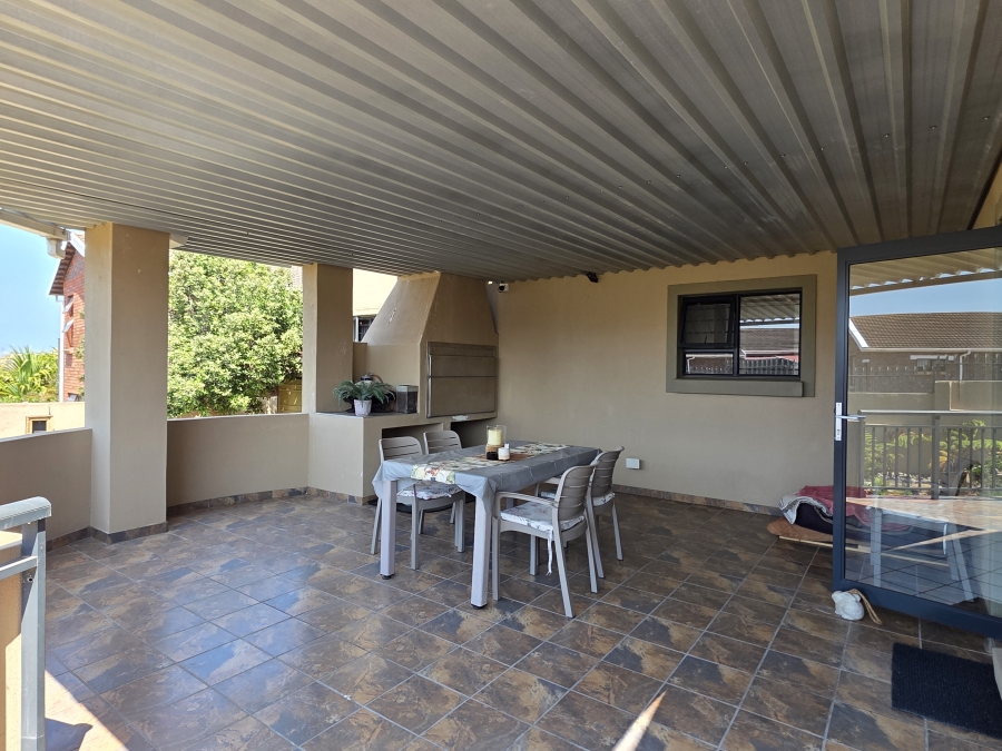 5 Bedroom Property for Sale in Wavecrest Eastern Cape